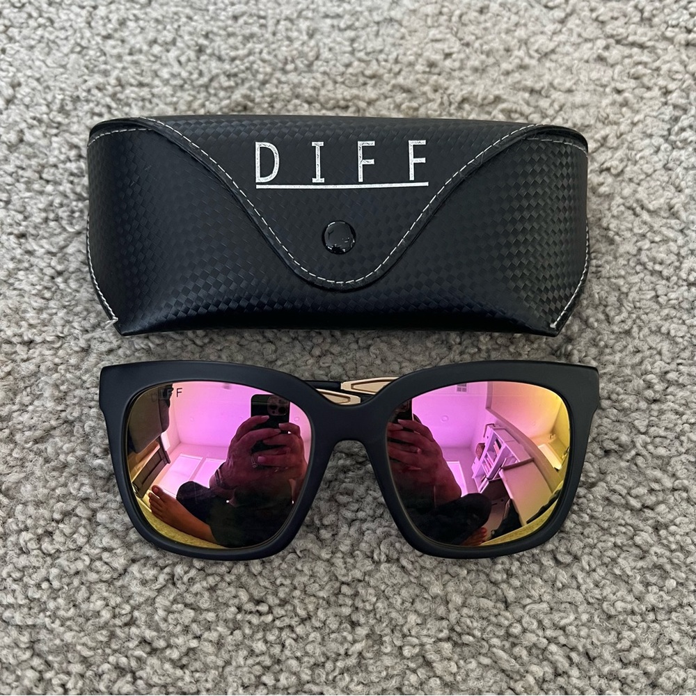 DIFF Eyewear Bella Sunglasses
